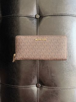 Michael Kors Continental Zip-Around Wallet