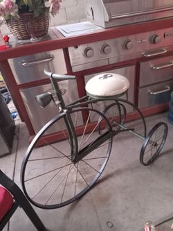 VINTAGE DECOR BIKE VERY GOOD CONDITION