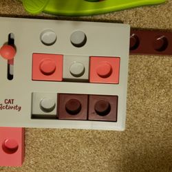 Cat Activity Feeder