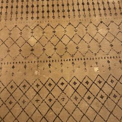 6' 7" X 9’ Rug