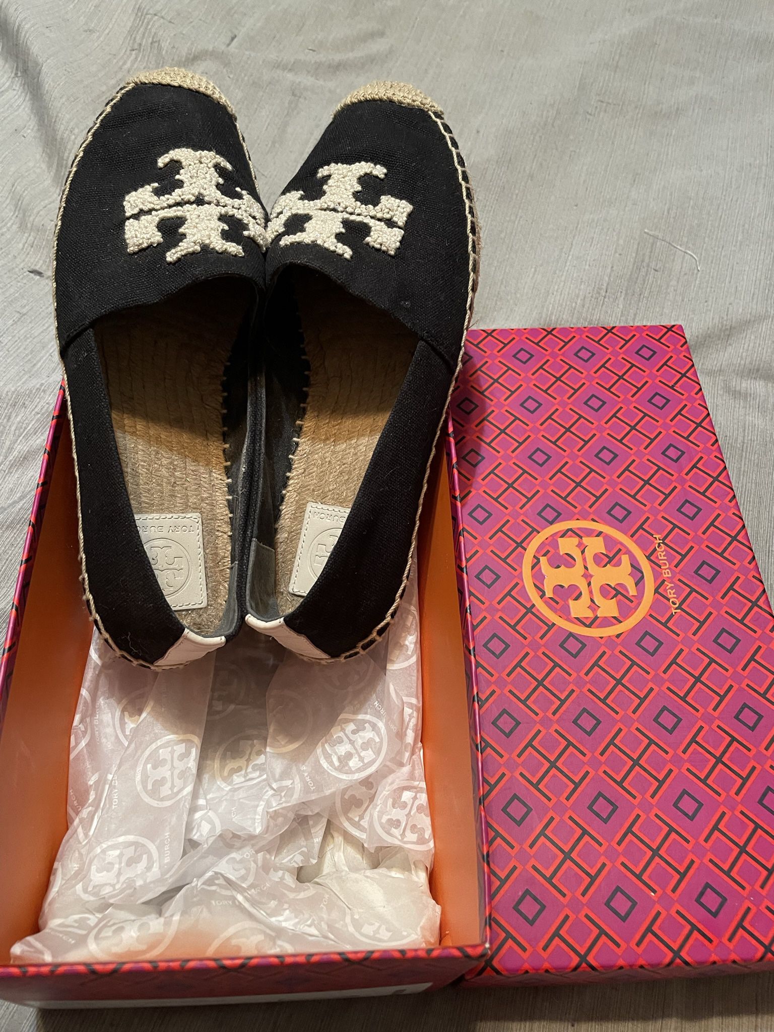 Like New Womens Authentic Tory Burch Espadrilles Size  for Sale in  Belleville, IL - OfferUp