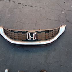 2013-2015 Honda Civic Sedan Complete Grill With Emblem Oem.