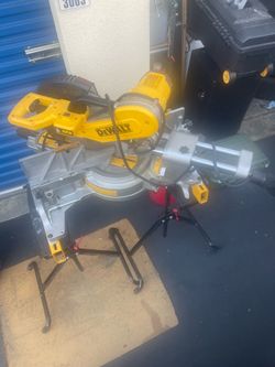 Dewalt Compound Miter Saw