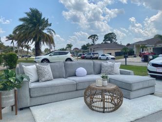 Beautiful Clean sectional ✨