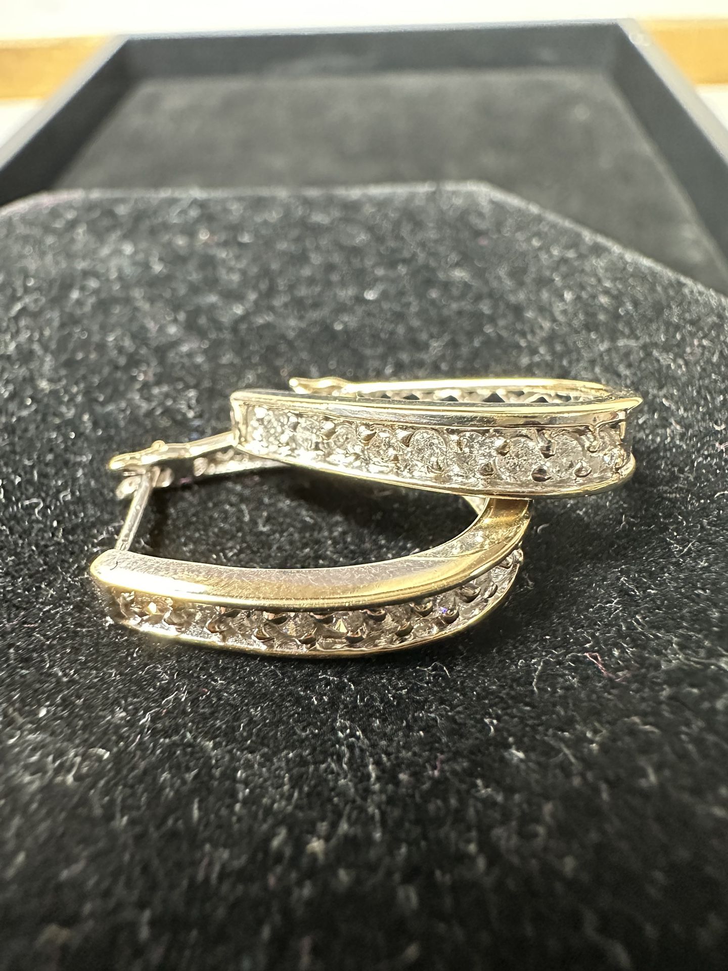 14k White Gold Oval Hoop Earrings 