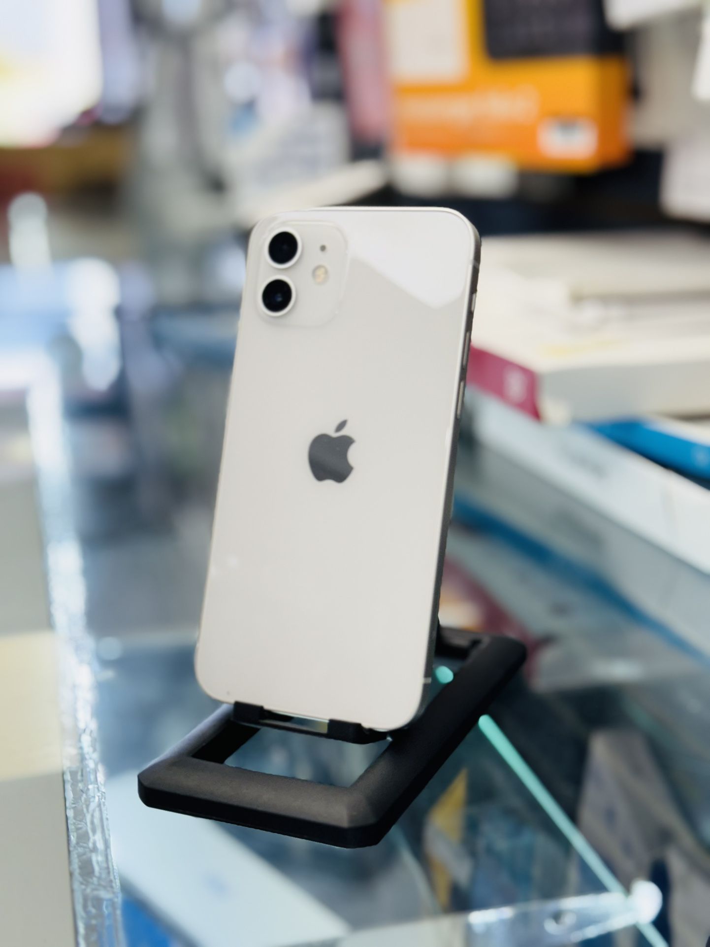 iPhone 12 (Factory Unlocked)