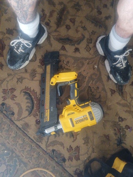 Dewalt 21 Degree Framing Nailer 