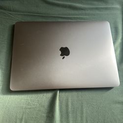 MacBook Pro (TouchBar) 13.3 Inch