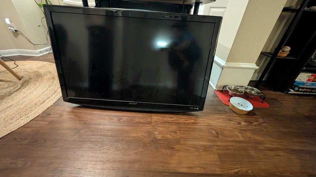 Sharp 47 Inch TV 