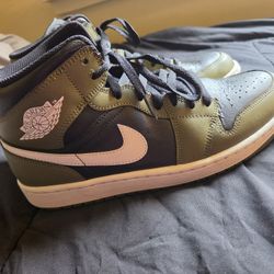 Mens Shoes Size 9.5