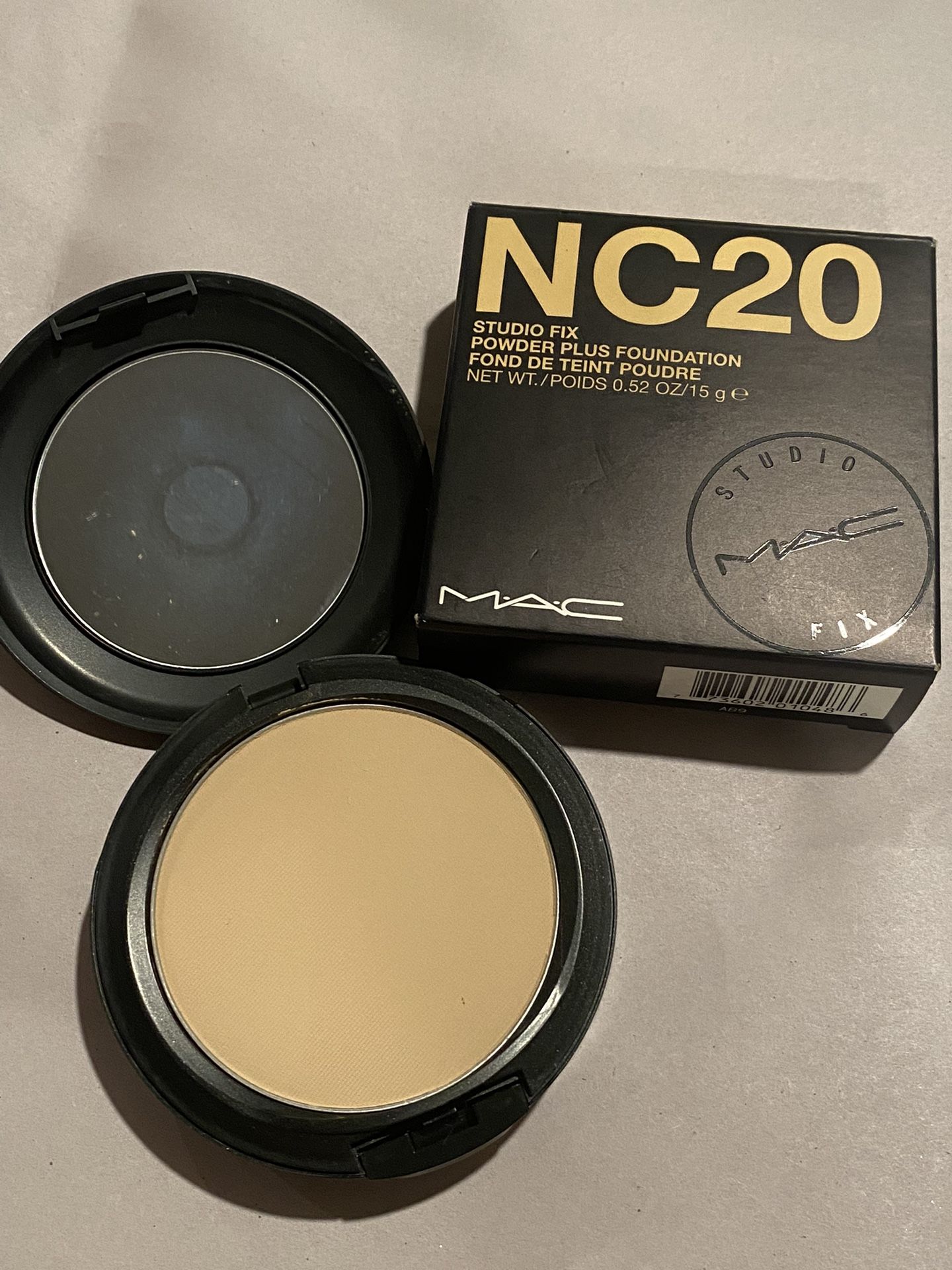 MAC NC20 Studio Fix Powder Foundation BNIB