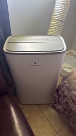 Portable AC , almost new in prefect condition.