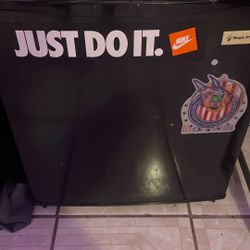 mini fridge 