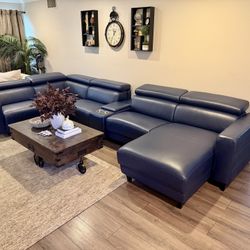100% Leather Sectional - Like New , Great Condition