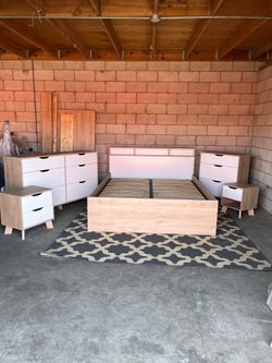 5 piece Queen bedroom set ($10 delivery )