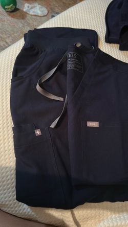 Figs - medium NWOT straight leg