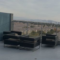Set of 4 High-End Outdoor Patio Lounge Chairs with Cushions.