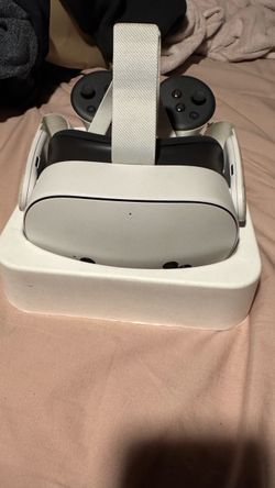 Meta Quest 3 VR Headset with Controllers