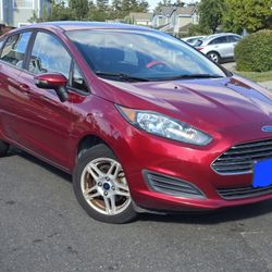 2016 Ford Fiesta 4D Hatchback 