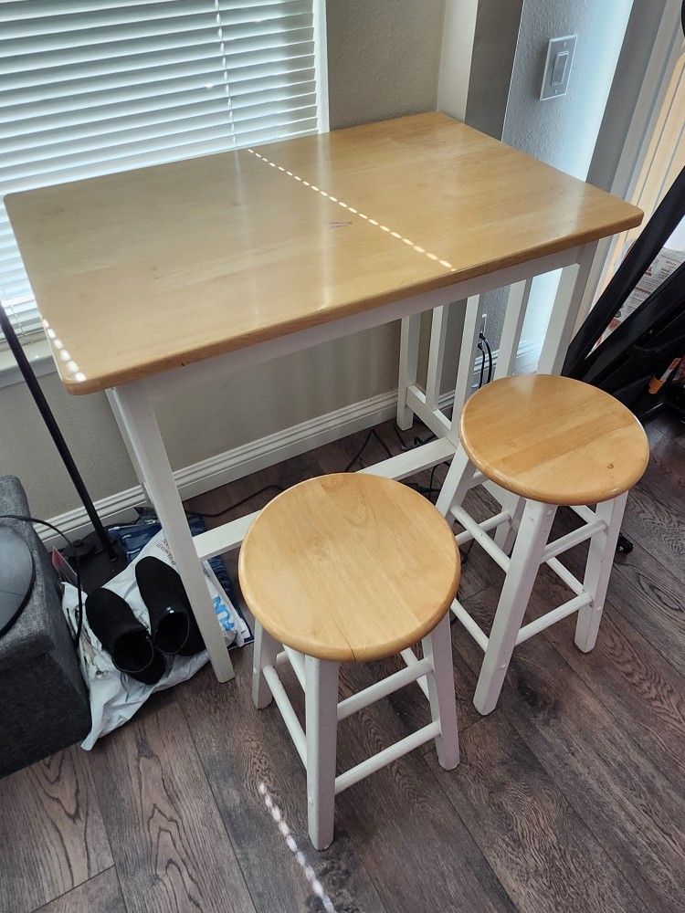 Small Cafe Table With Stools