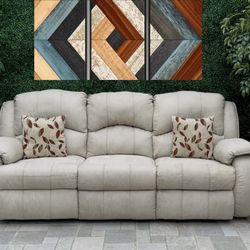 Beige Recliner Couch w/USB port Free Delivery 🚚 