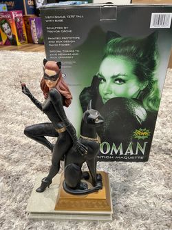 Batman 1966 TV Series Catwoman "Ruby Edition" 1:6 Scale Maquette Statue (Tweeterhead)