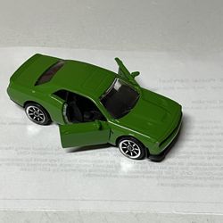 Majorette Dodge Challenger SRT Hellcat Green - Wheel 8S 1:66 (3") Mint Con