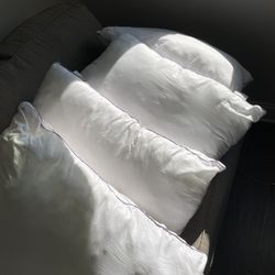 4 Pillows