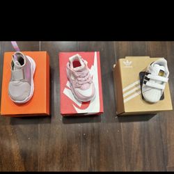 Toddler Sneakers Size 4
