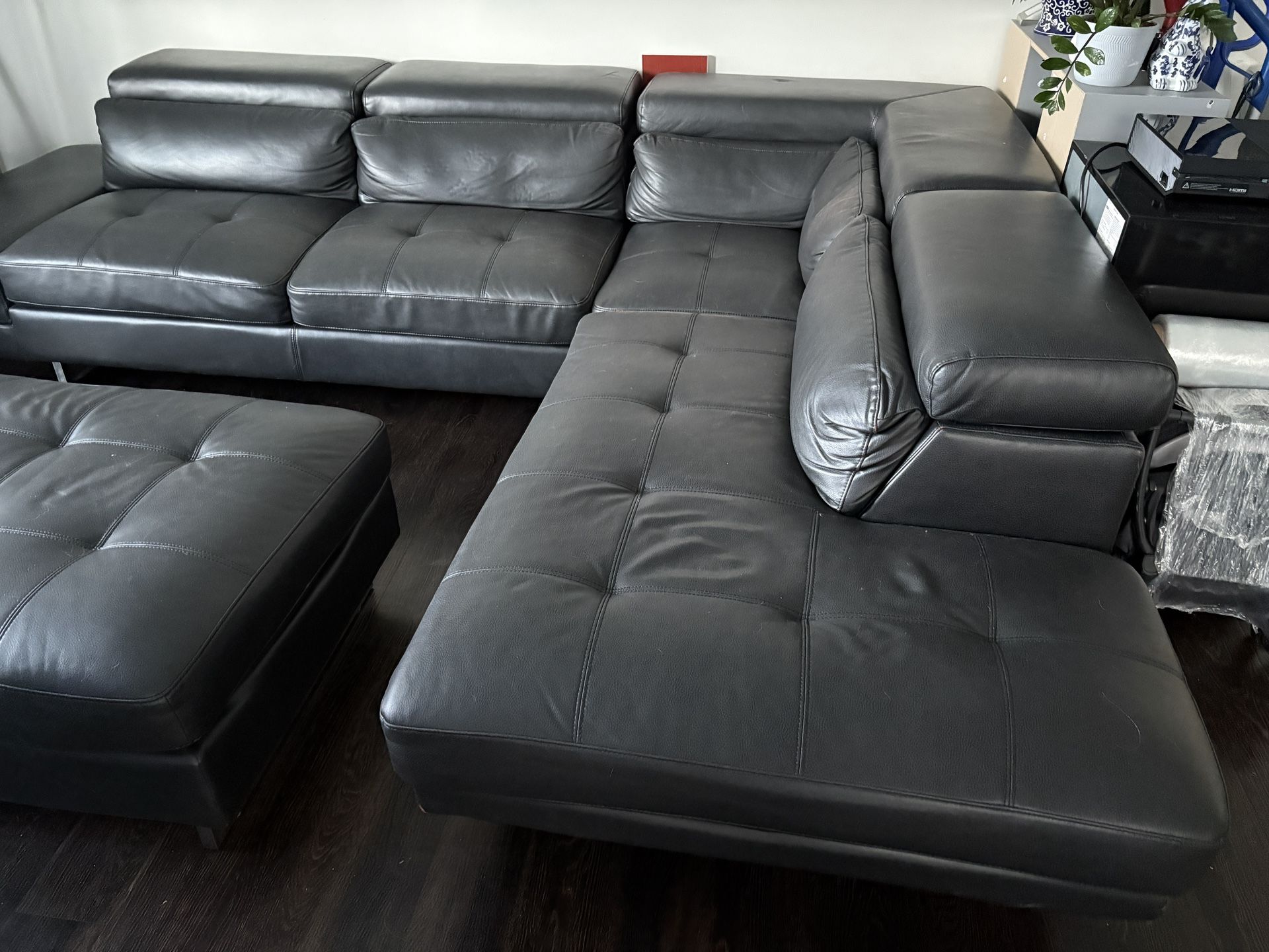 Modern Black Sectional Sofa with Ottoman