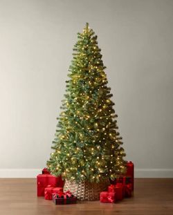 Pre-Lit Artificial Christmas Tree with Warm White Lights