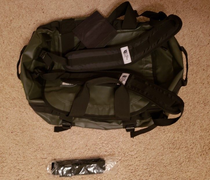 North Face Duffle Bag With Backpack Straps - 30L
