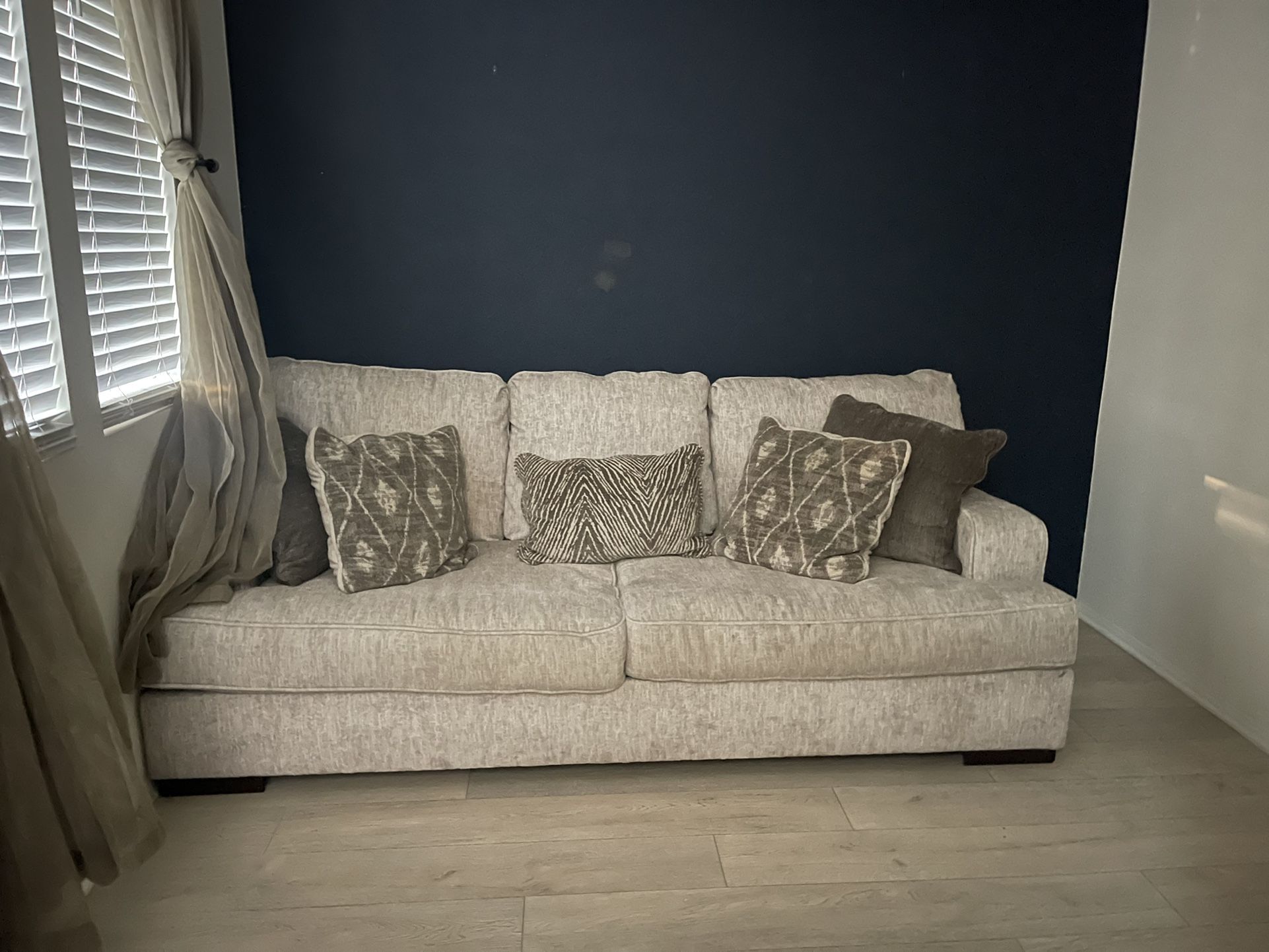 FREE item moving out Couch pick up on Monday 9th of October! for Sale