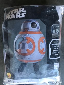 BB-8 costume size 5-7 (can fit a much larger child)