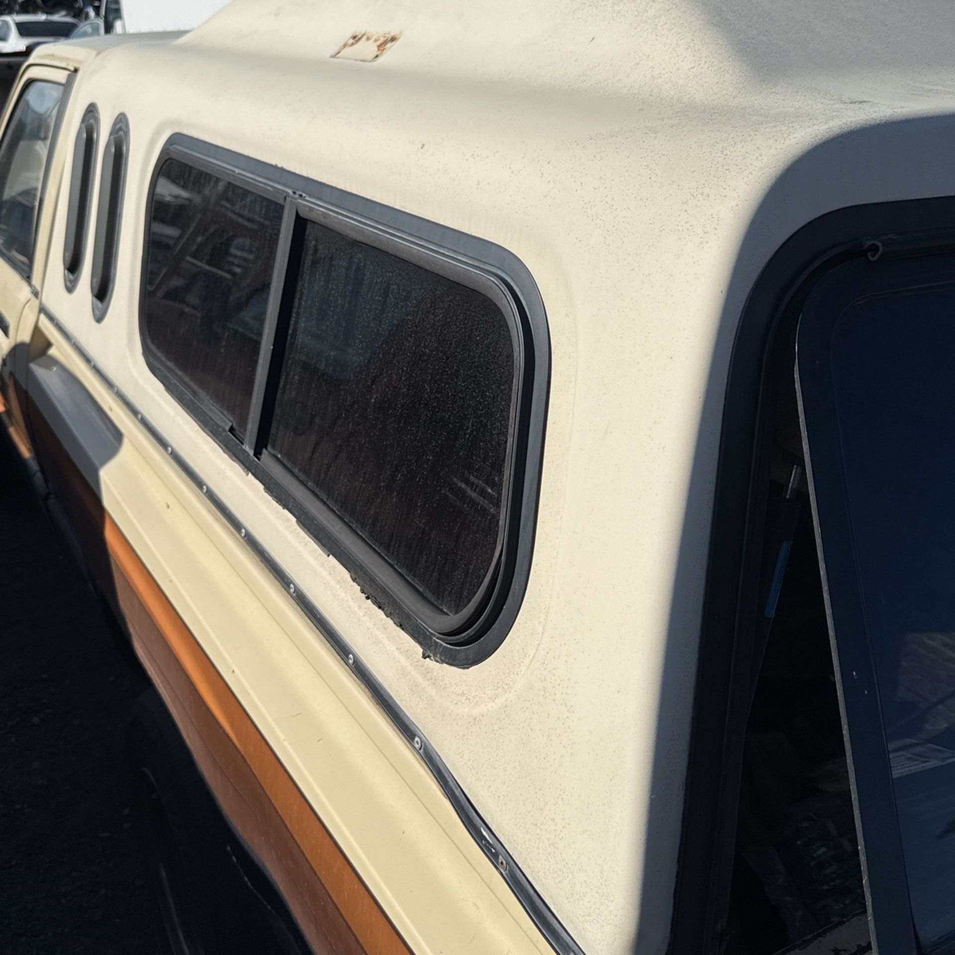 Camper Shell Raised Top