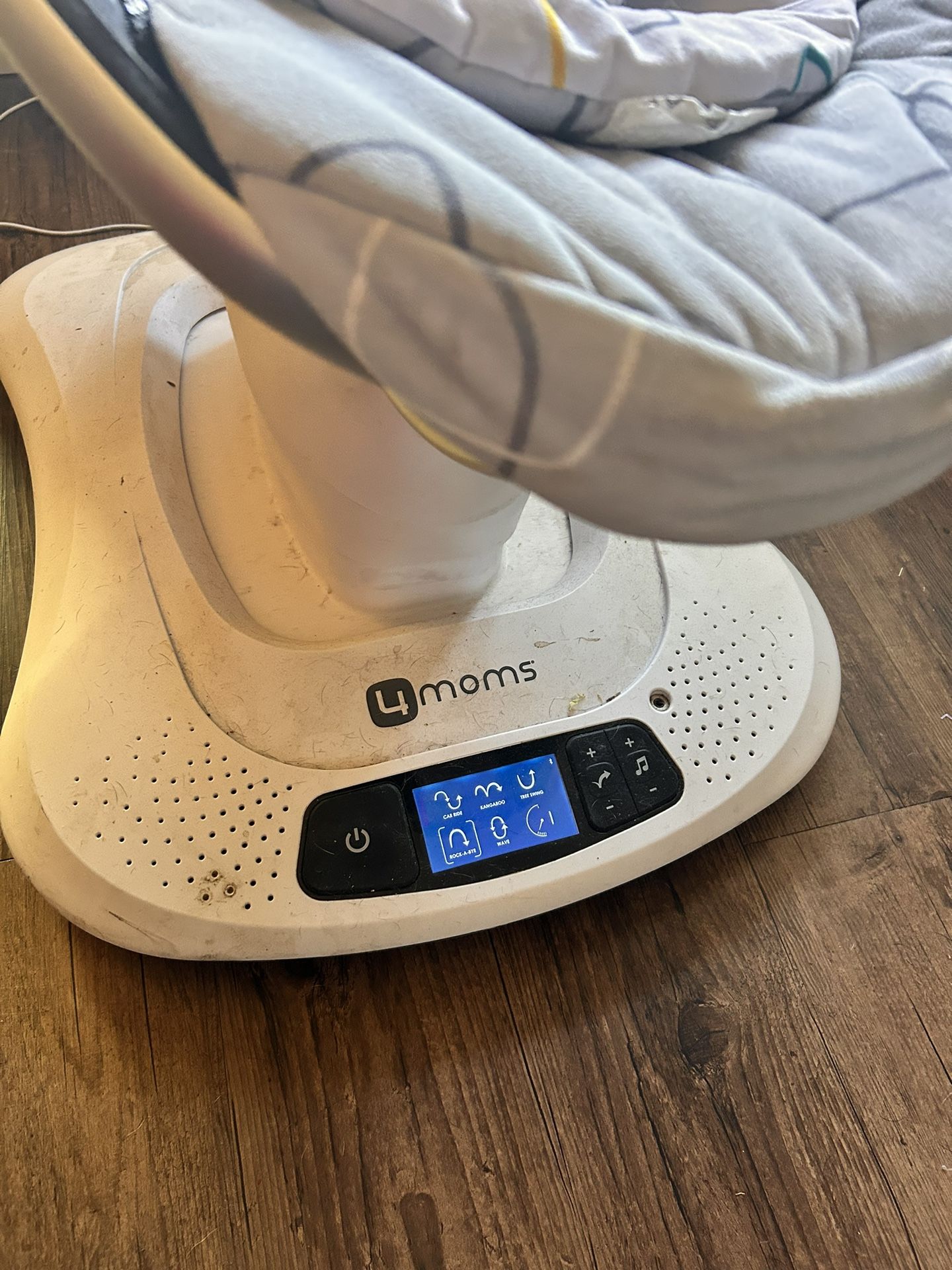 4moms MamaRoo Multi-Motion Baby Swing, Bluetooth Enabled with 5 Unique Motions, Grey