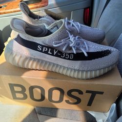 Yeezys Slate 350 V2