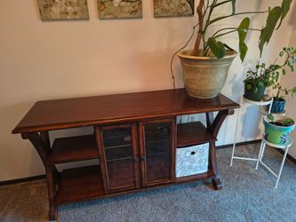 Entry way table