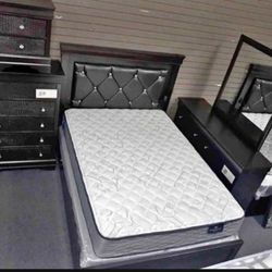 Complete Bedroom Set On Sale $1100