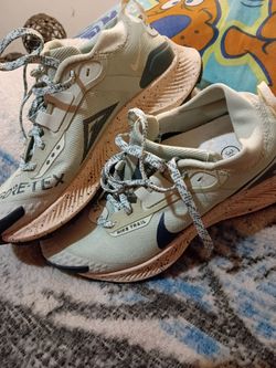 Sz. 6.5 Women's Nike Trail Pegasus