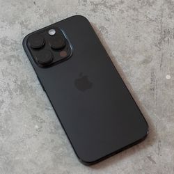 iPhone 16 pro UNLOCKED no Cracks Or Scratches