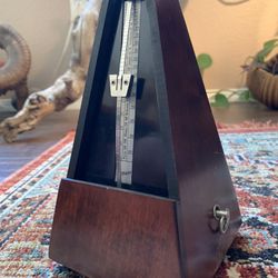 Wittner Pendulum Pyramid Metronome Mahogany Finish
