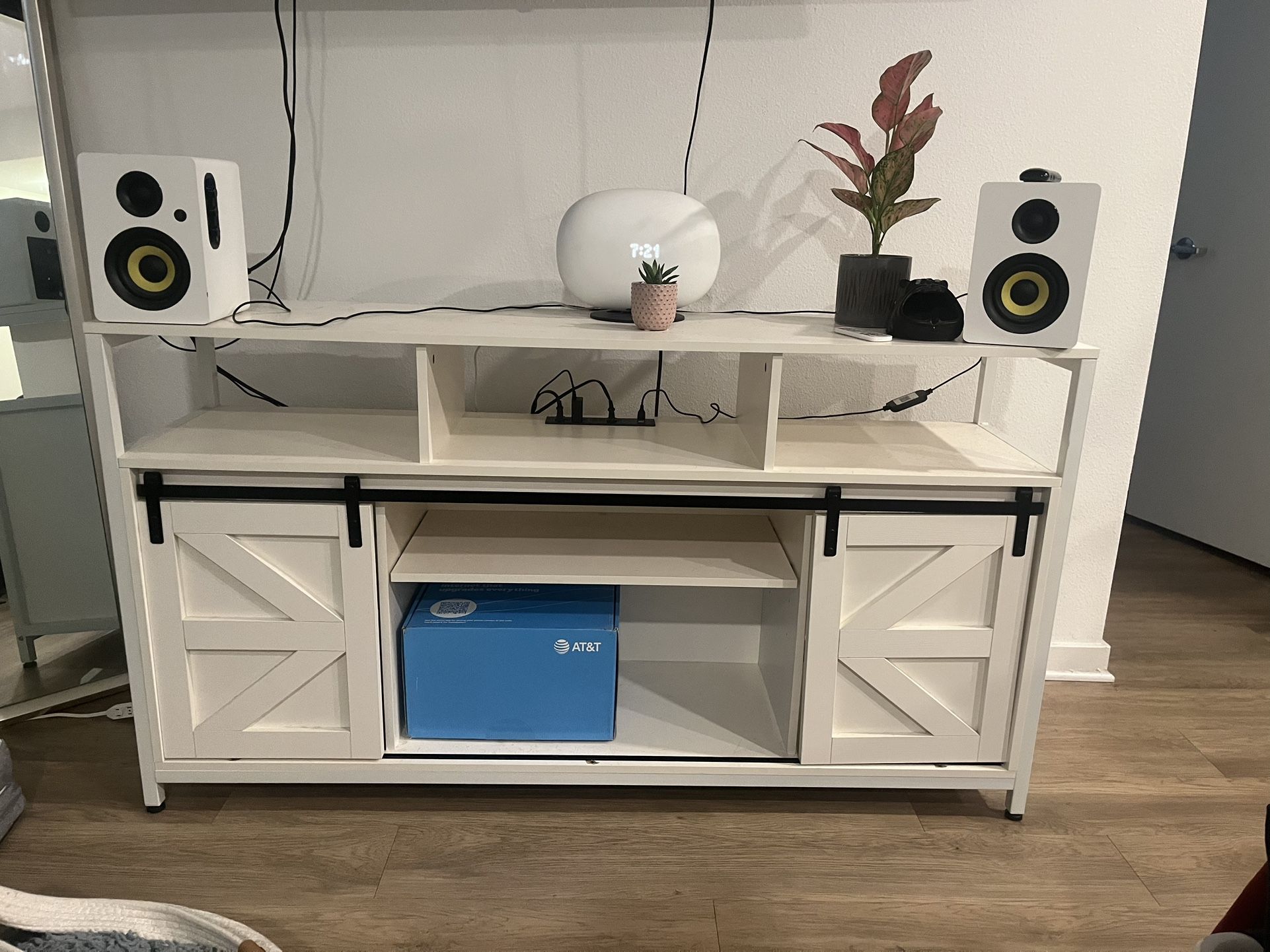 Entertainment Stand/console table
