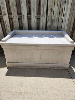 Suncast 99gal. Deckbox