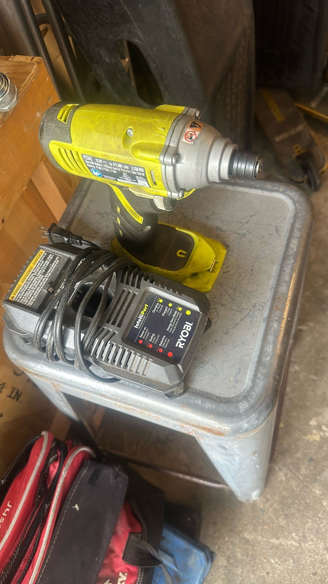 RIOBY TOOL CHARGER AND GUN ONLY 