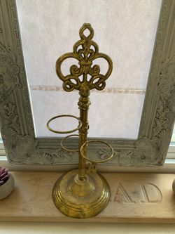 Gold key candle or pot holder