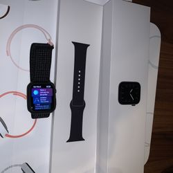 Apple Watch Series 5 (44mm)