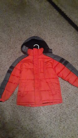 Boys Insulated Winter Coat Size Medium (8)
