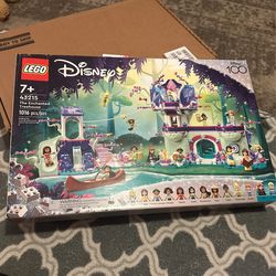 Disney 100 The Enchanted Tree House