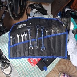 Hyper Tough Wrench/ratchet Set .. 